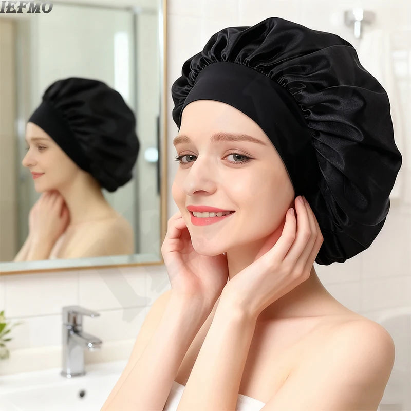 Bonnet satin grand format – vue de côté modèle porté – Belleréelle