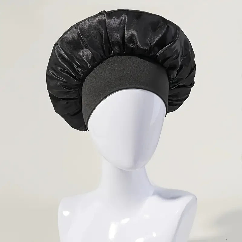 Bonnet satin grand format — cheveux bouclés & tresses