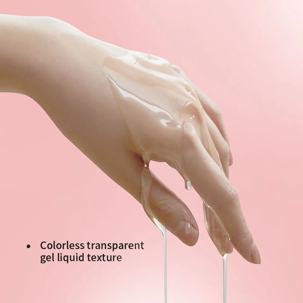 Belleréelle Masque Enveloppant Collagène Nuit : texture gel liquide transparente sur une main, soin peau jeune et éclatante.